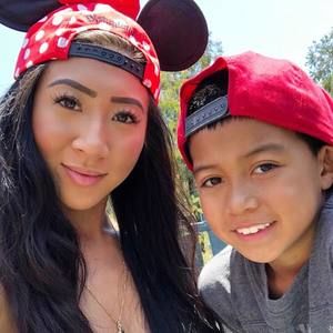 Meet your Posher, Dana